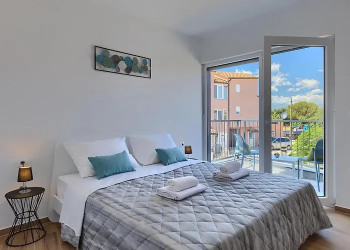 펜션 Moderna 풀라